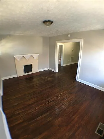 423 South Hembree Street - 1 — Photo 3