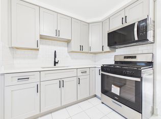 2802 Burr Oak Ave APT 1E, Blue Island, IL 60406