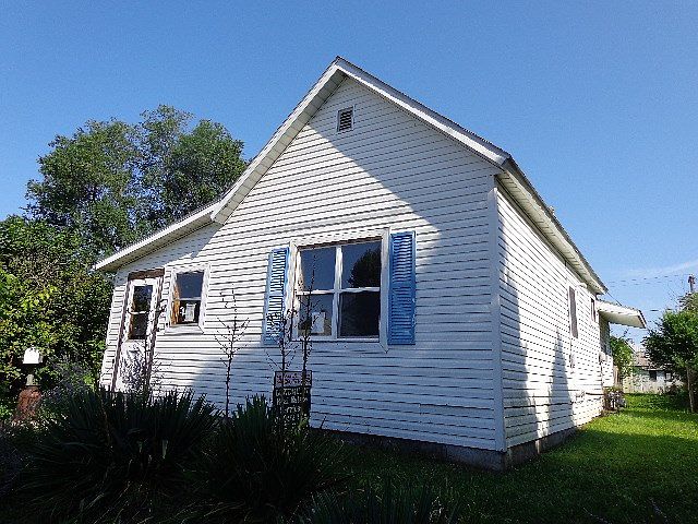 1st image of 418 E Van Buren Ave
