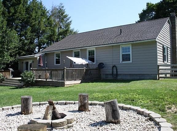 3rd image of 13 Hilltop Dr