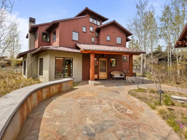 18947 NW Squirreltail Loop, Bend, OR 97703