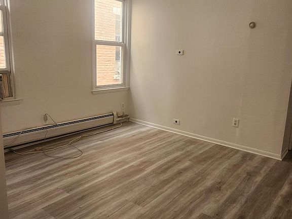 3rd image of 149 Lewis St #1A