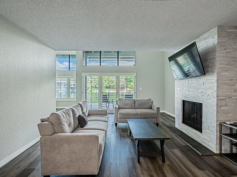 9866 E Maplewood Cir — Photo 5