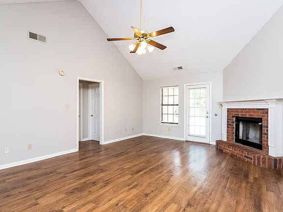 3rd image of 10824 Ridgefield Dr