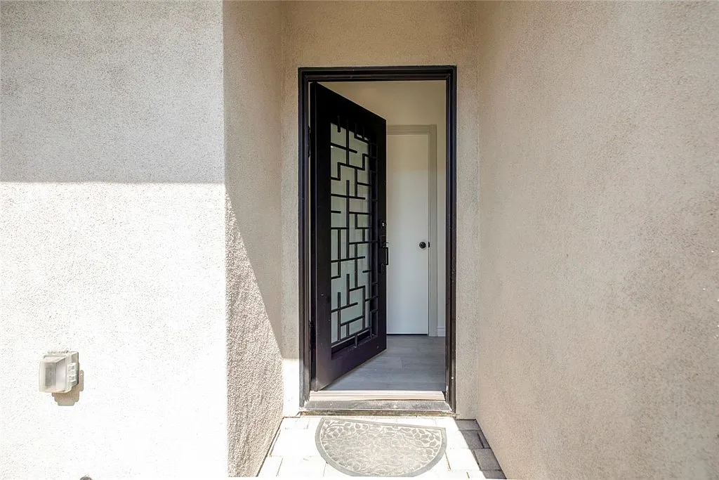 2 bed, 1.5 bath, 800 sqft, $2,900 — Photo 3