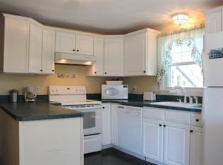 16 Janet Ave, Bellingham, MA 02019