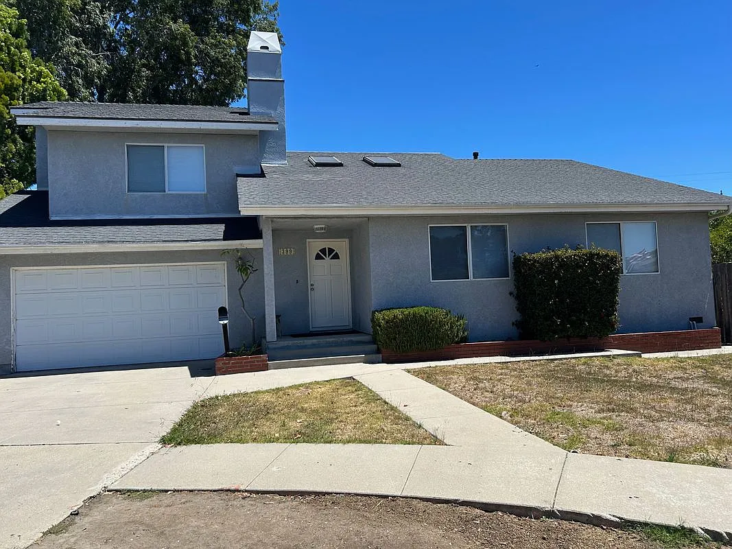 5 bed, 2.0 bath, 2374 sqft, $4,800 — Photo 1