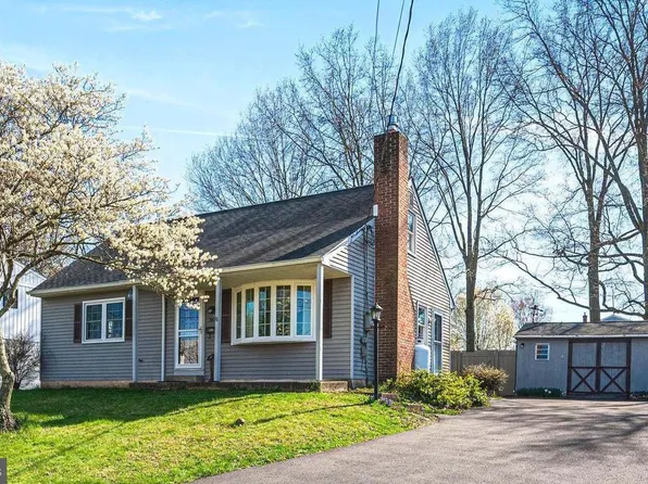36 Indian Valley Ln, Telford, PA 18969