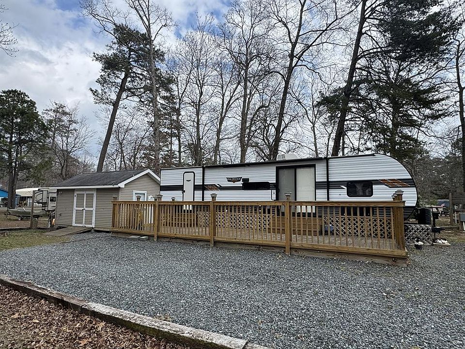 1st image of 438 Swan Dr