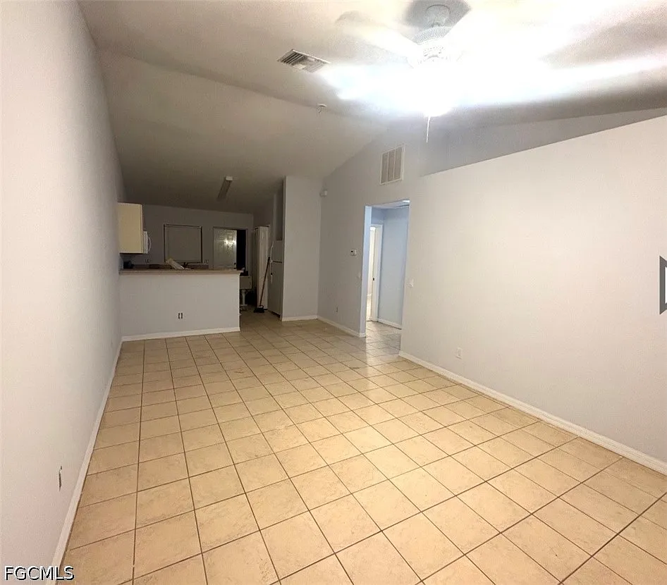 2 bed, 2.0 bath, 914 sqft, $1,225 — Photo 4