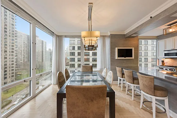 Sold by Nest Seekers International | media 22