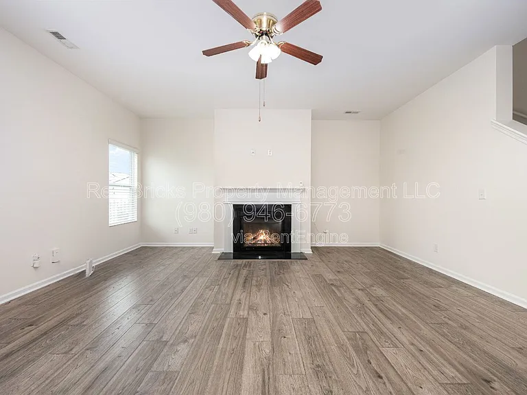 3530 Alister Ave SW — Photo 12