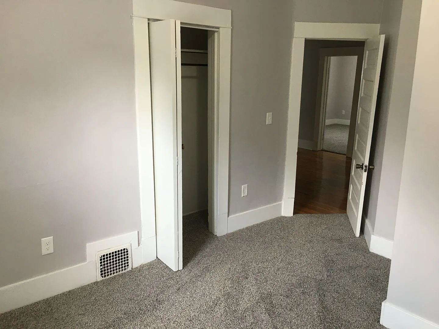 16-18 Packard Ave SE — Photo 3