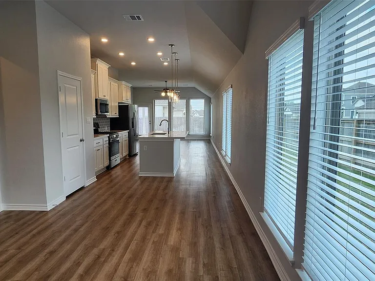 408 Los Olives Ln — Photo 9