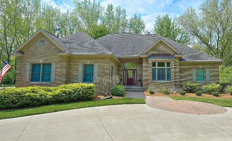 1043 Rosemary Ct photo 1