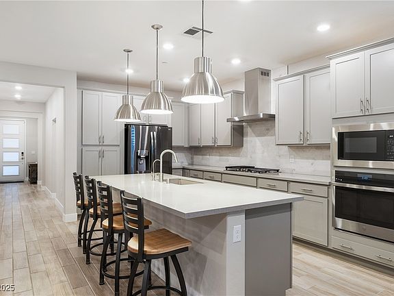 5th image of 9568 Bloodstone Ln