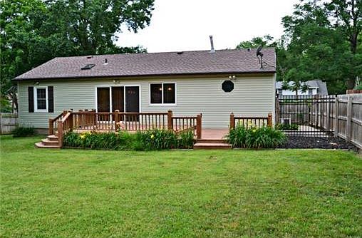 Large deck for your outdoor enjoyment