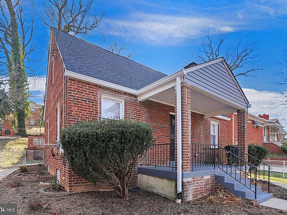 3rd image of 3139 M St SE