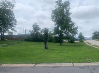 106 Highview Dr, Ballwin, MO