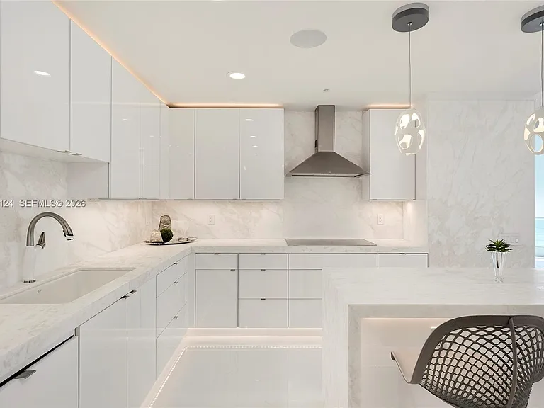 5959 Collins Ave #807 — Photo 16