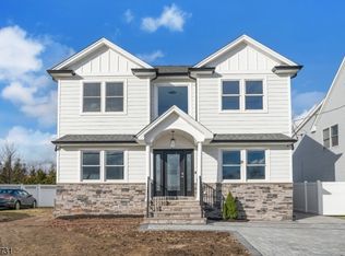 179 Platt Ave, Saddle Brook, NJ 07663