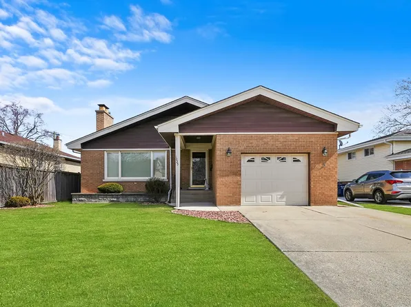 1025 Meadowcrest Rd, La Grange Park, IL 60526