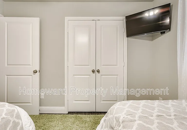 825 Juno Ln — Photo 32