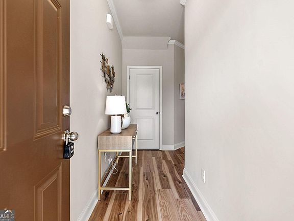 2nd image of 4 Dewey Rd