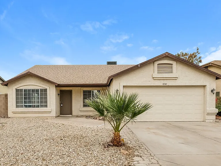 8745 W Tuckey Ln — Photo 1