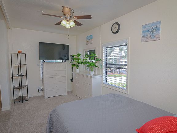 4th image of 360 1st Ave N