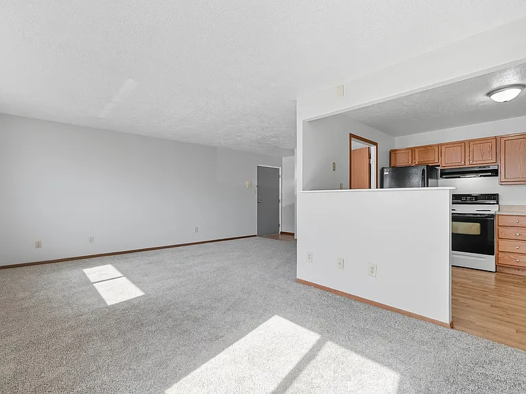 6022 Harrison Ave #4 — Photo 3