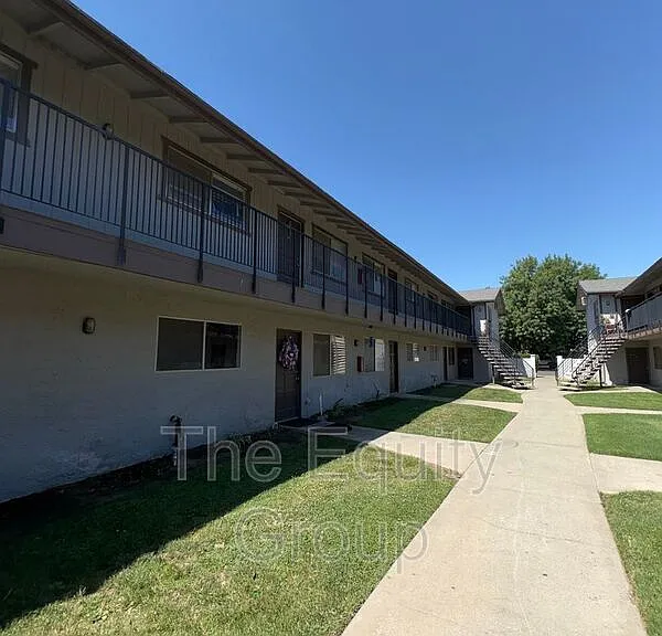 1865 Emma Lee Ln — Photo 25