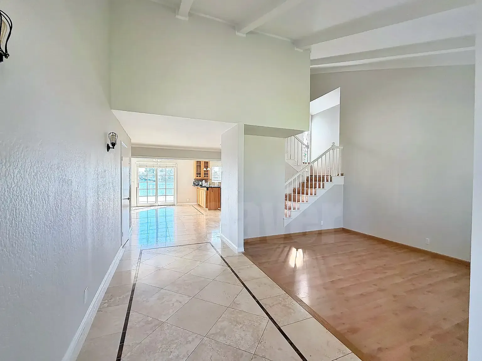 3 bed, 2.5 bath, 1917 sqft, $3,495 — Photo 3