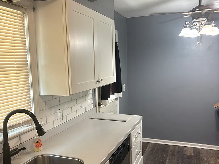 1409 Mayview Ave — Photo 3