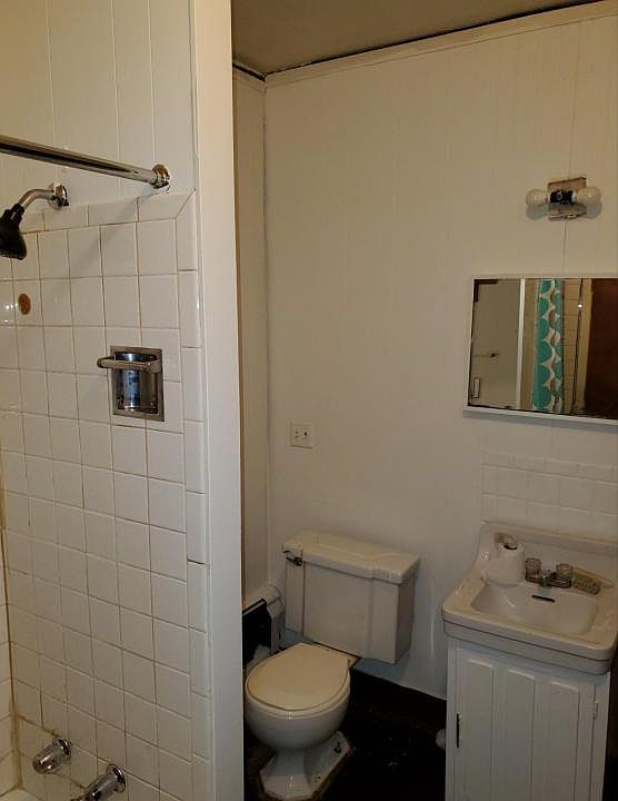 2nd image of 417 S Van Buren Ave #5