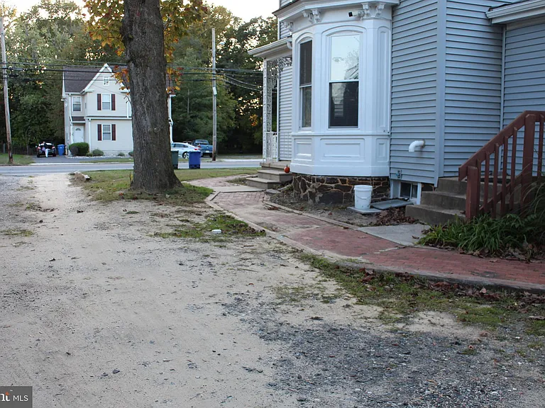 34 Delsea Dr S #B — Photo 24