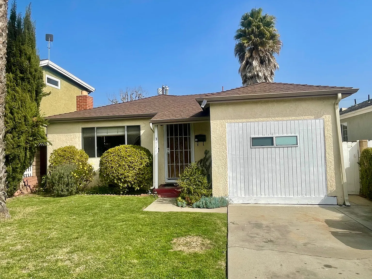3 bed, 1100 sqft, $6,200 — Photo 2