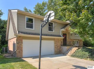 11566 Rambleridge Rd, Omaha, NE 68164