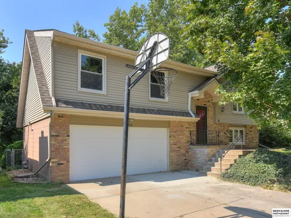 11566 Rambleridge Rd, Omaha, NE 68164