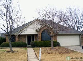 2724 Wentworth Dr, Grand Prairie, TX 75052