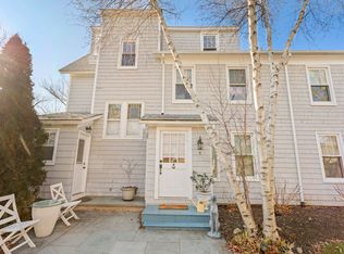 67 Meeting House Ln #C, Southampton, NY 11968