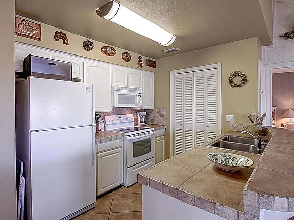 5th image of 17 Pelican Dr