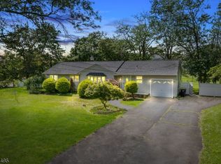 18 Steinmetz Rd, Hillsborough, NJ 08844