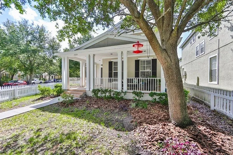 3 bed, 2.5 bath, 1816 sqft, $2,795 — Photo 2