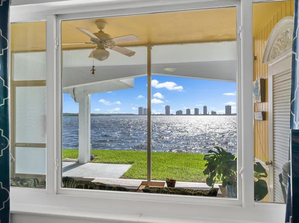 100 Shore Ct APT 105, North Palm Beach, FL 33408