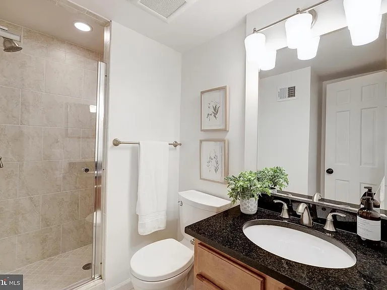 1149 Colonial Rd — Photo 22