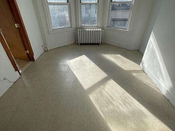 Master Bedroom (Bedroom 1)