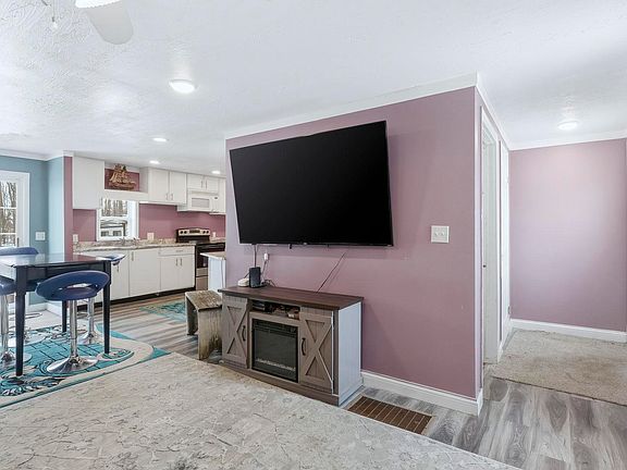 4th image of 70857 Tecumseh Dr