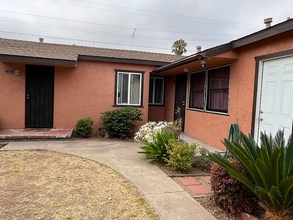 1/2 Logan Ave