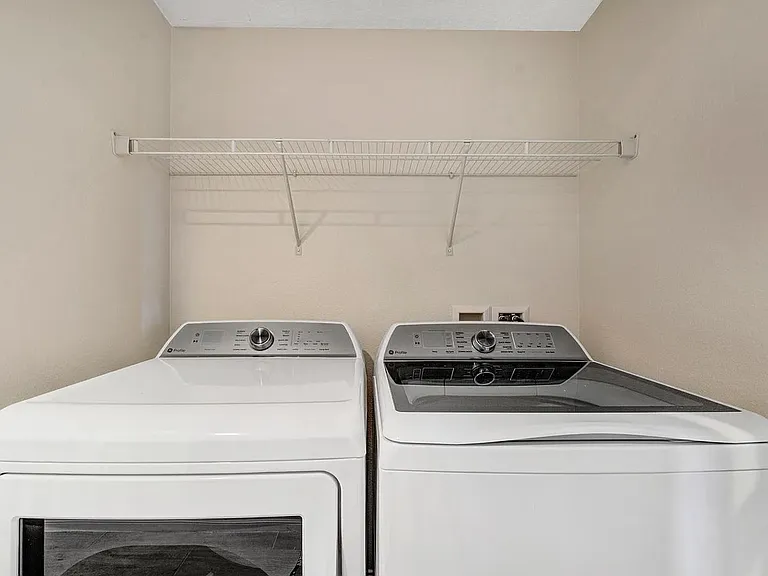 1805 Riverside Dr — Photo 48